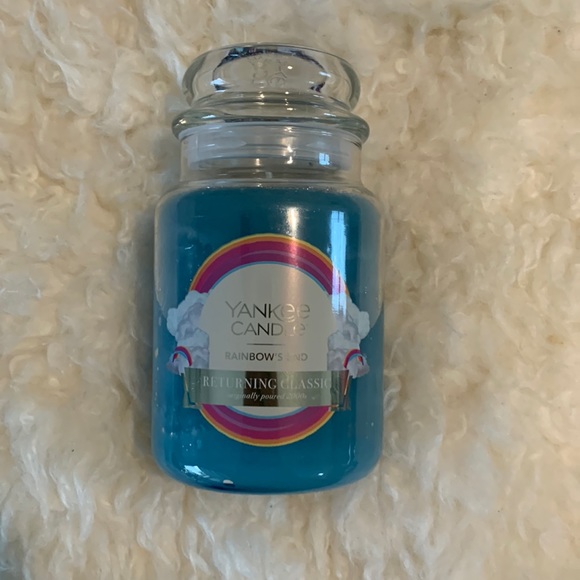 New Yankee Candle Rainbow’s End Candle